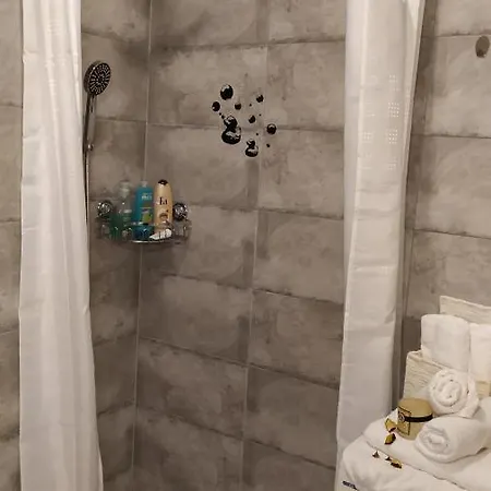 Dreamcatcher Close To Everything- Pet Friendly Nearby Apartment
